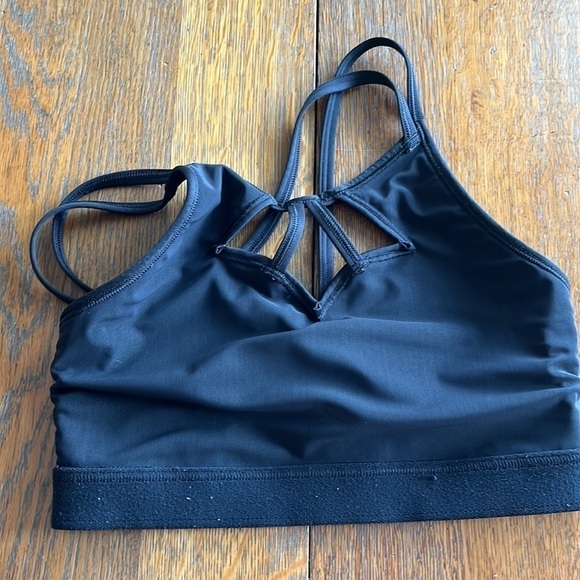 Victoria Secret Sport Bra size xs black straps cross in back - Picture 14 of 15